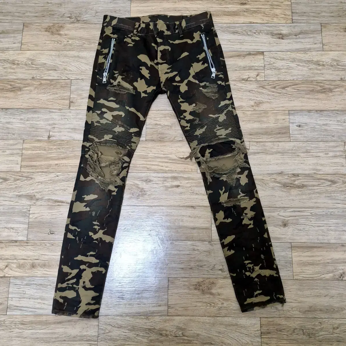 [30] Balmain Camo Disruptive Denim