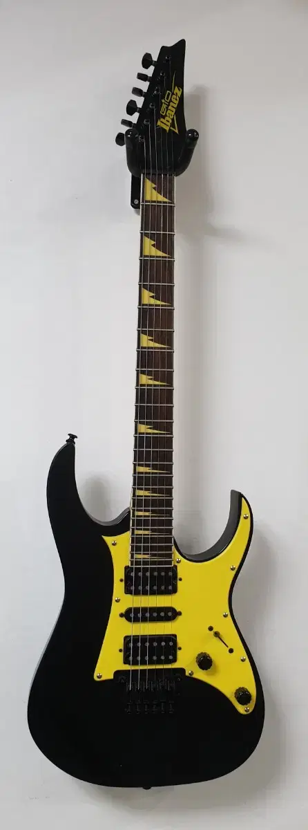 IBANEZ ELECTRIC GUITAR