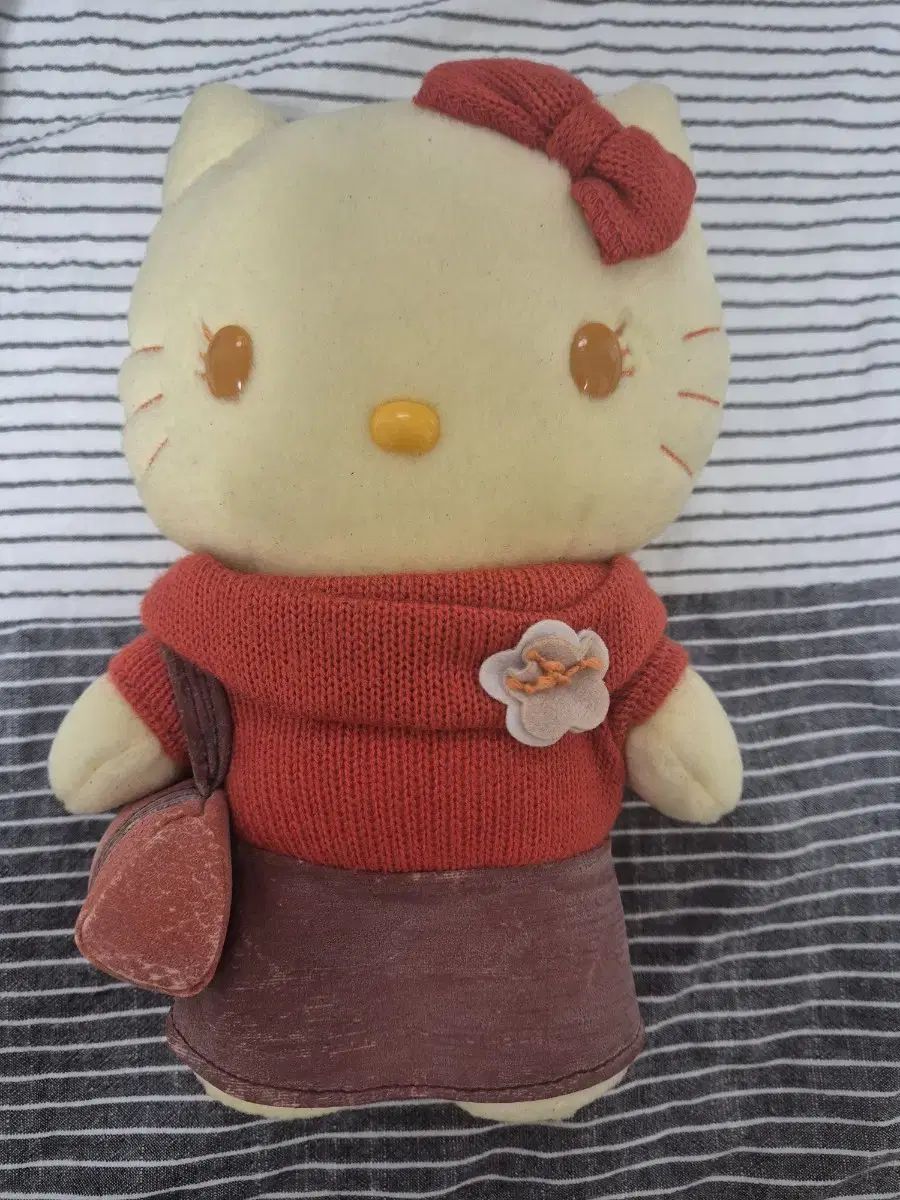 Kitty McDonald's Happy Meal Spring, Summer, Fall, Winter gaeul Hello Kitty doll Classic Kitty