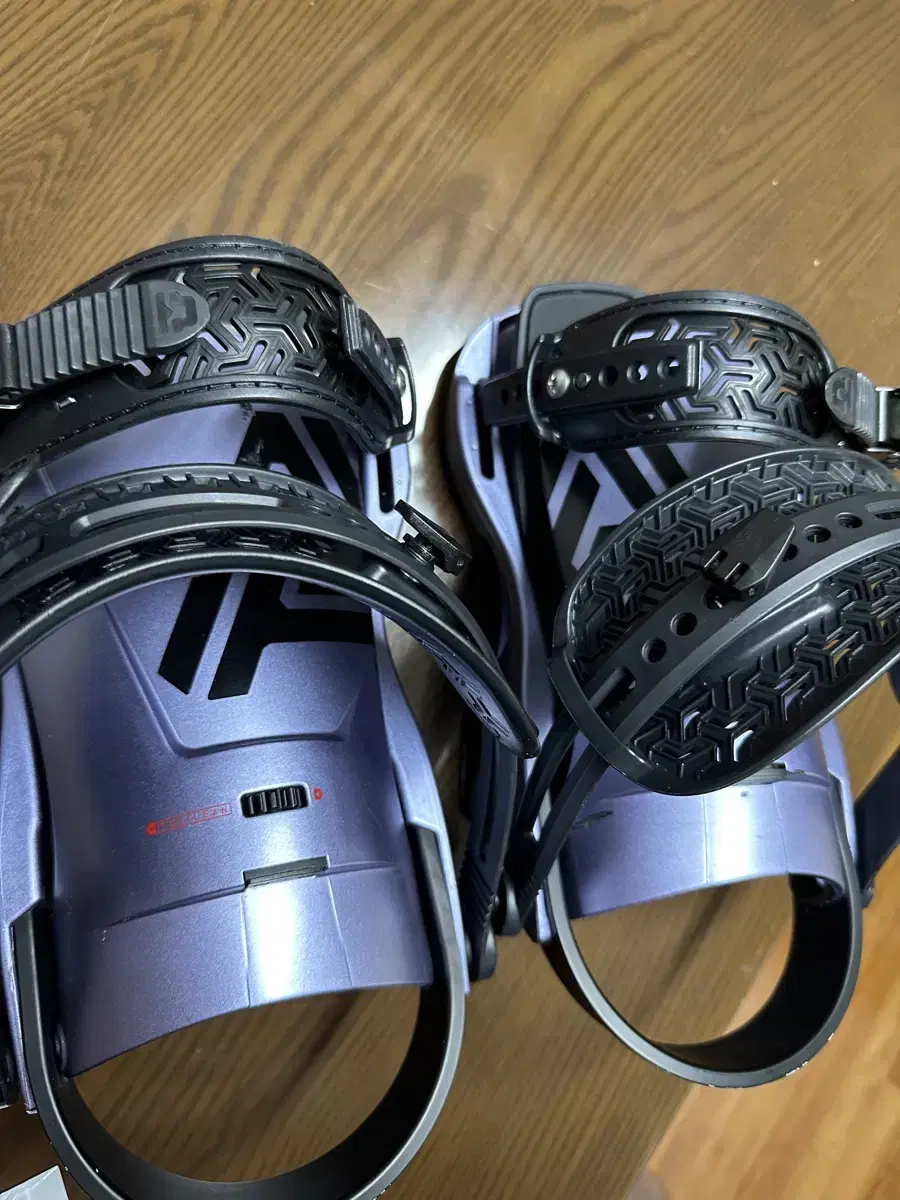 2324 Union Atlas Metallic Purple Binding M Snowboard