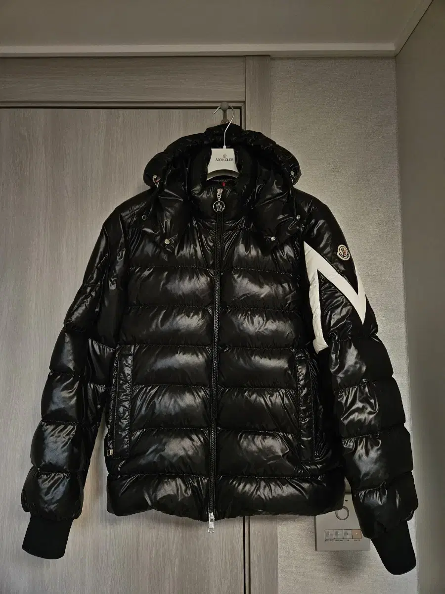 Luxury goods/Moncler/Clothing and accessories Communication