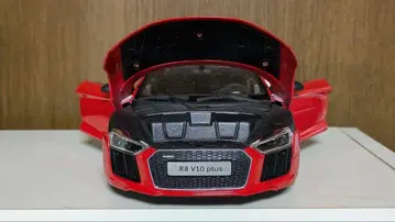 미니카 아우디 마이스트 1/18 Audi R8 V10 Plus 레드