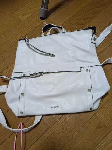 화이트 백팩 합성 피혁