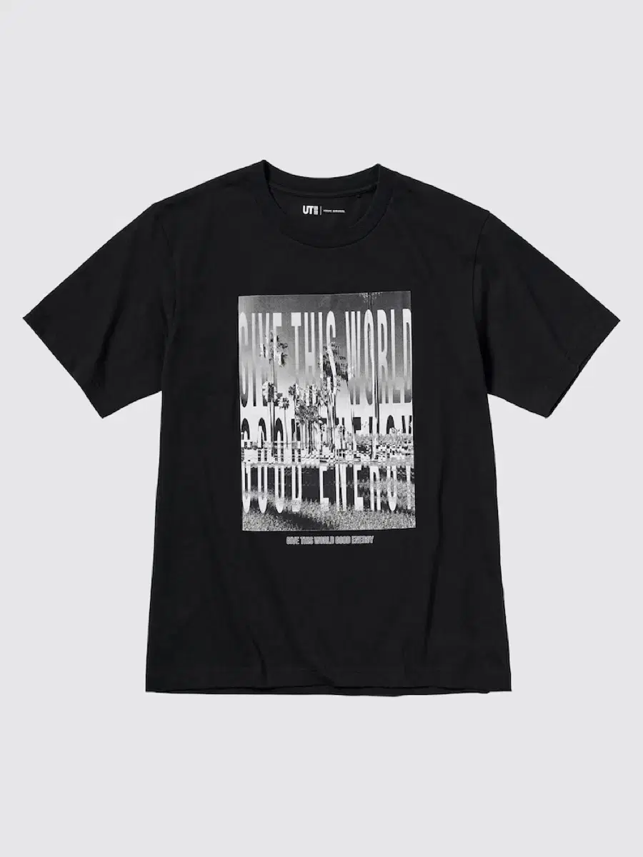 유니클로 UT 그래픽 반팔 티셔츠 블랙 4XL
