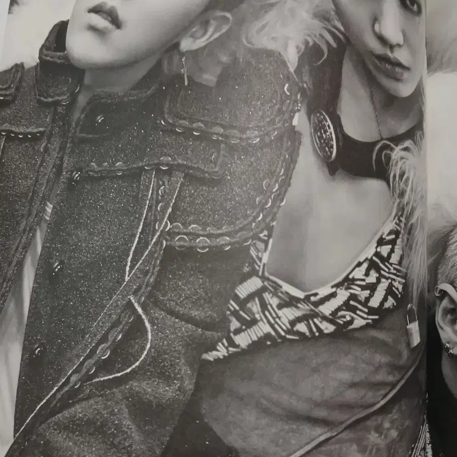 Big Bang G-Dragon & Taeyang 2014 Paris Photo Book album Limited