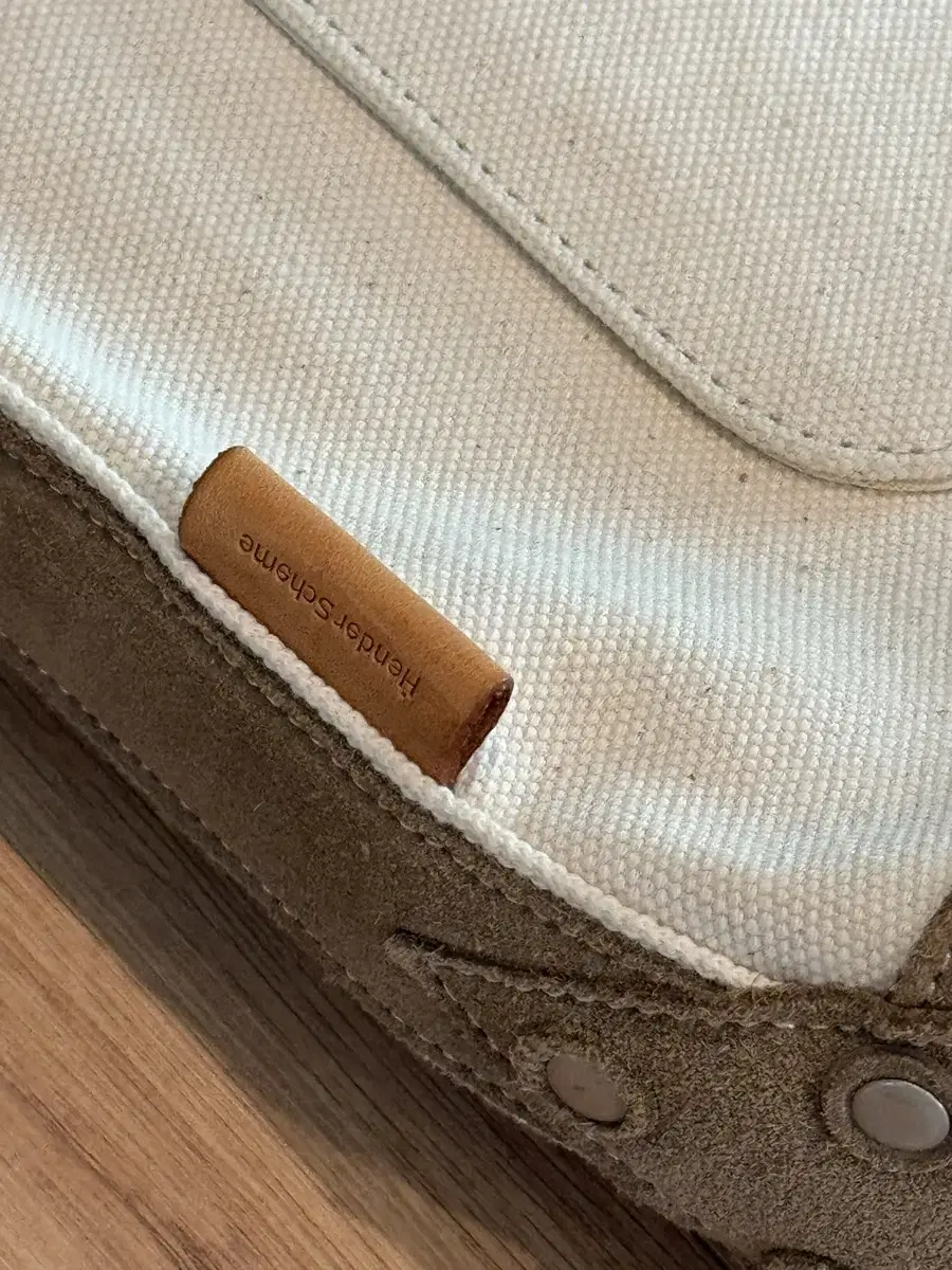 Hendrick's hender scheme bag