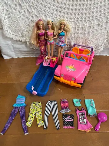 바비 인형 3개, 자동차, 강아지 수영장 세트
