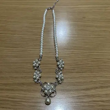 모조 진주와 크리스탈 목걸이 관혼상제