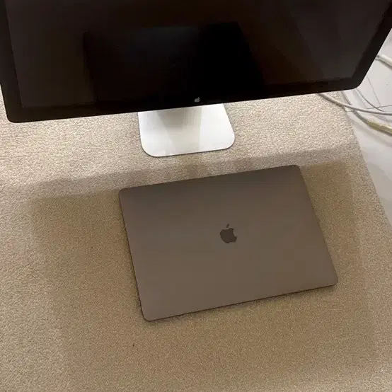맥북프로 16 터치바 2tb 32ram& 애플 썬더볼트 디스플레이