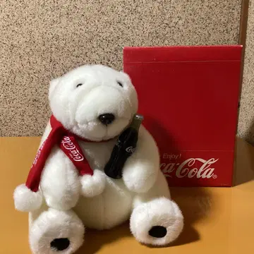 2411 코카콜라 화이트 곰