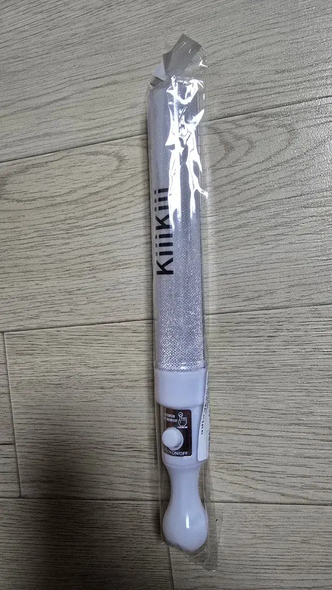 kiii kiii쇼케이스 응원봉 미개봉 양도합니다