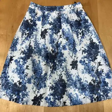 DAKS 사이즈 40(L) 린넨 15% 플레어 스커트 일본제