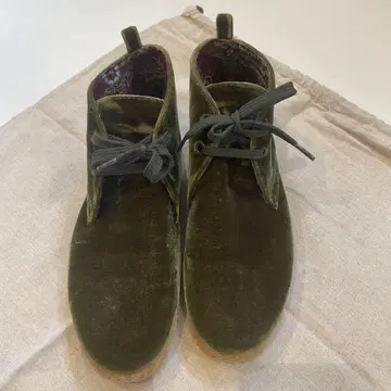 페넬로페 실바즈 37cm 올리브 그린 벨벳 처카 부츠