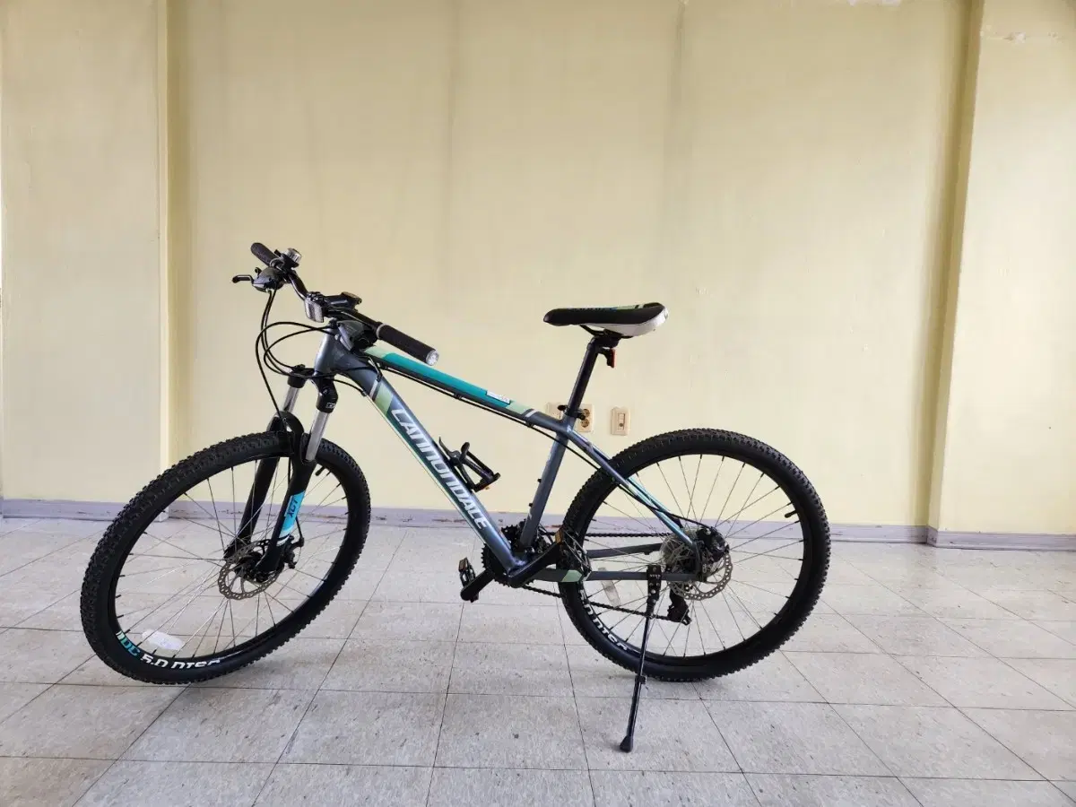 Canondale Bicycle MTB sell.