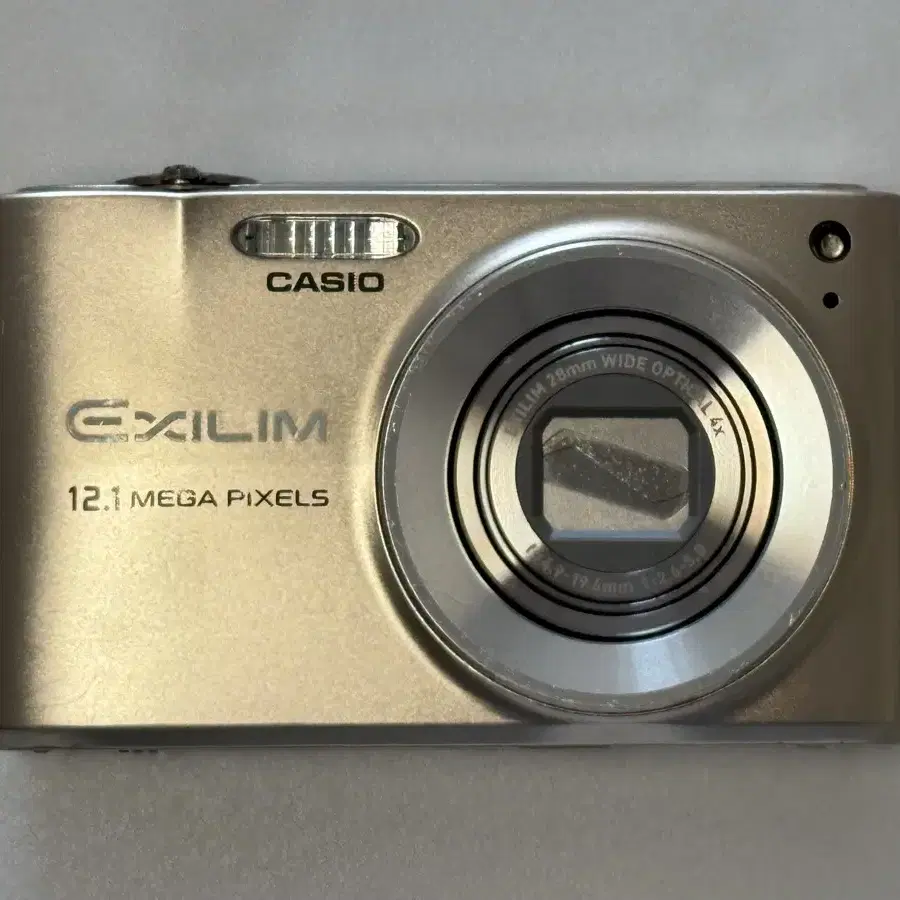 CASIO EXILIM EX-Z40 ゴールド カシオ、EXILIM EX-Z40にカラーモデル追加