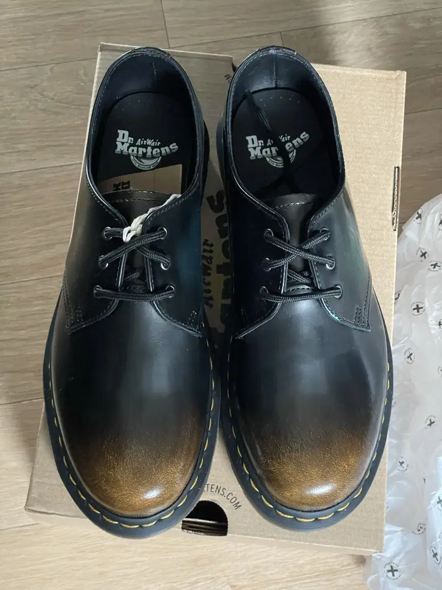 Dr. Martens Brush Off 270 UK8