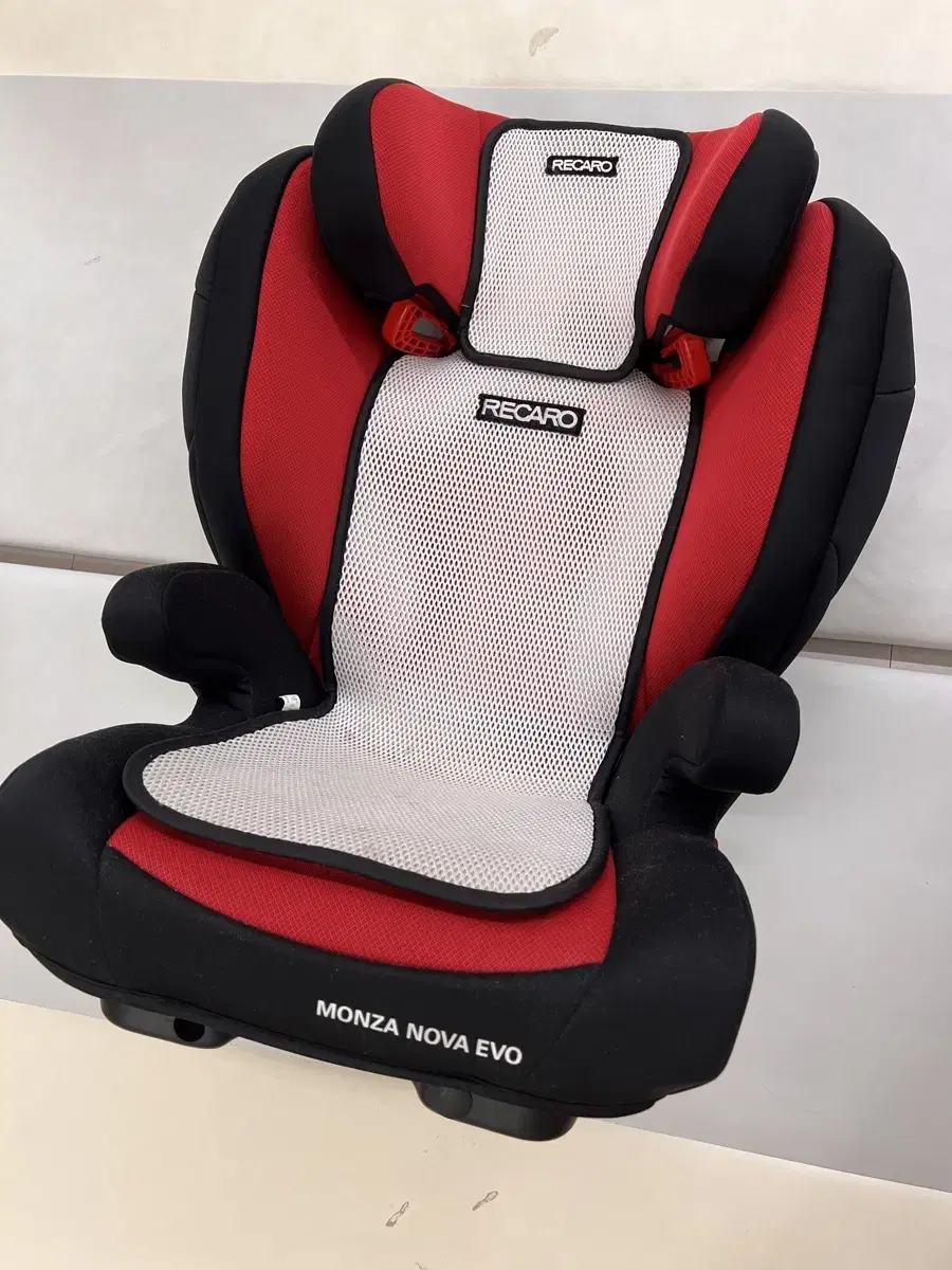 레카로 몬자노바 에보 ISOFIX 주니어 카시트