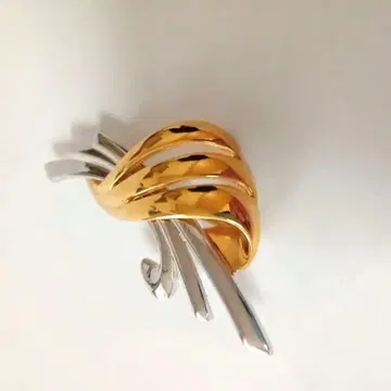 모네 골드 모티브 브로치