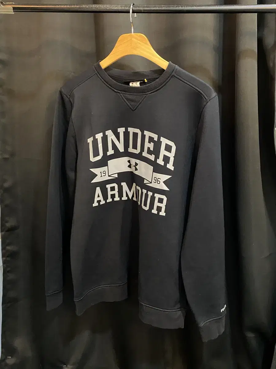 9000원! 언더아머 정품 맨투맨 <<