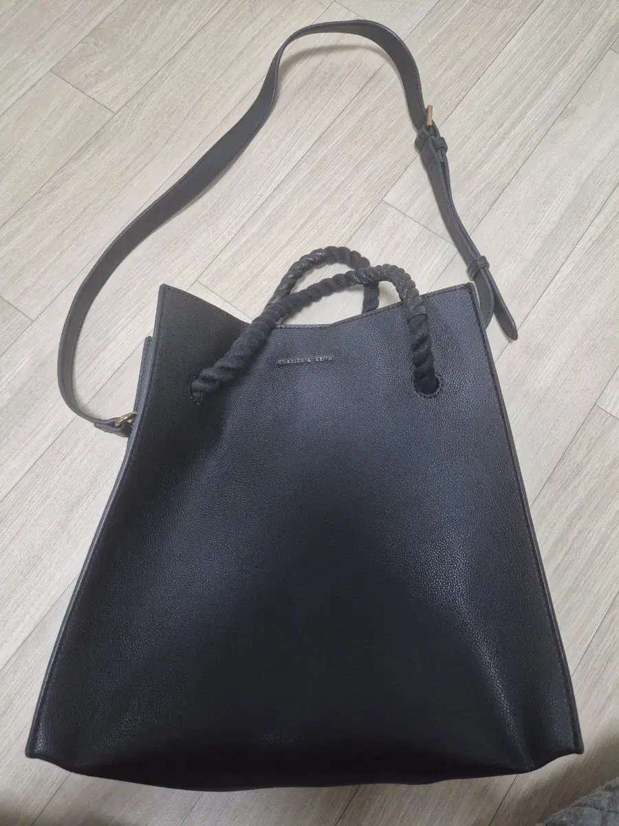 charles&Keith 찰스앤키스 토트백 가방