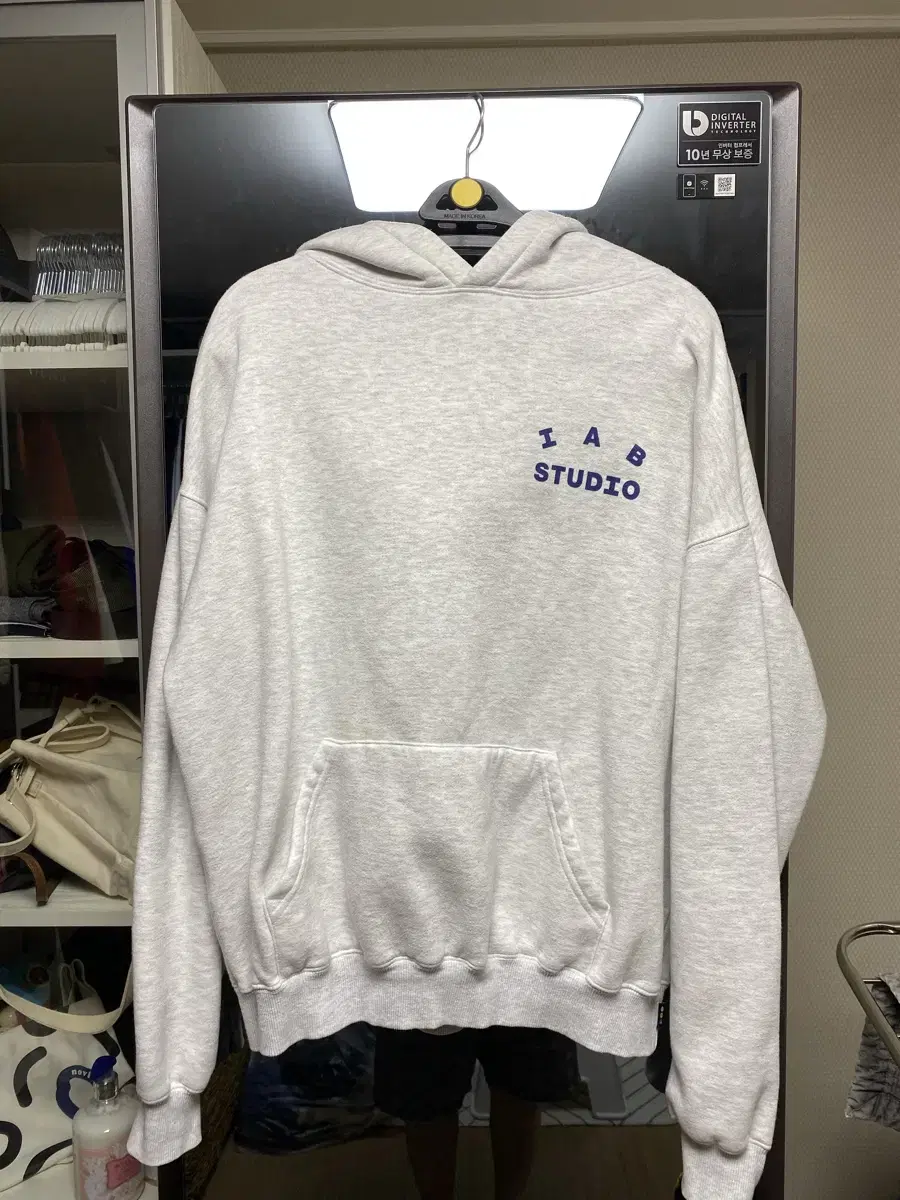 (L) iApp Studio Hood First Edition Light Gray