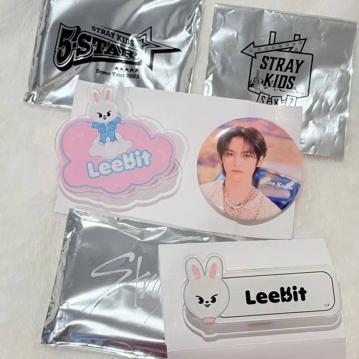 리노 세트 일괄 판매 스키즈 일본 팝업 팬미팅 스키주 리빗 명찰 캔뱃지