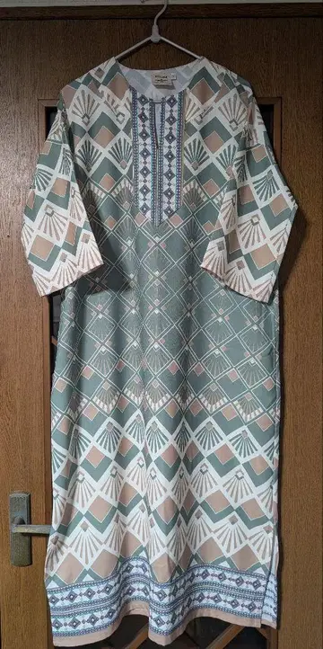 가격 인하 티티카카 미사용품 자수 7부 소매 원피스