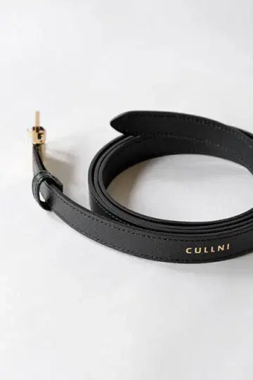 CULLNI 블랙 가죽 벨트