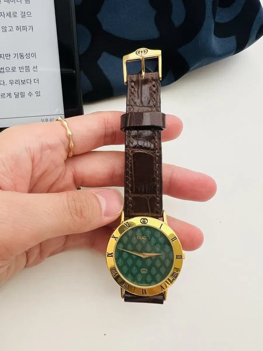 GUCCI 3000 CREST MONOGRAM WATCH Jannabi