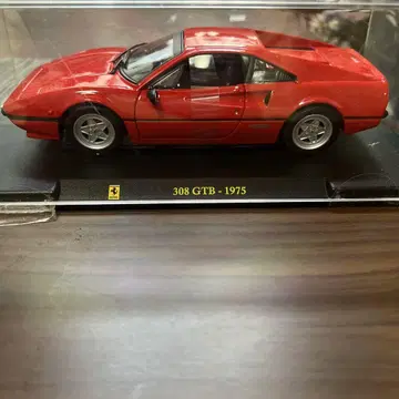 Ferrari 308 GTB 1975 빨간색