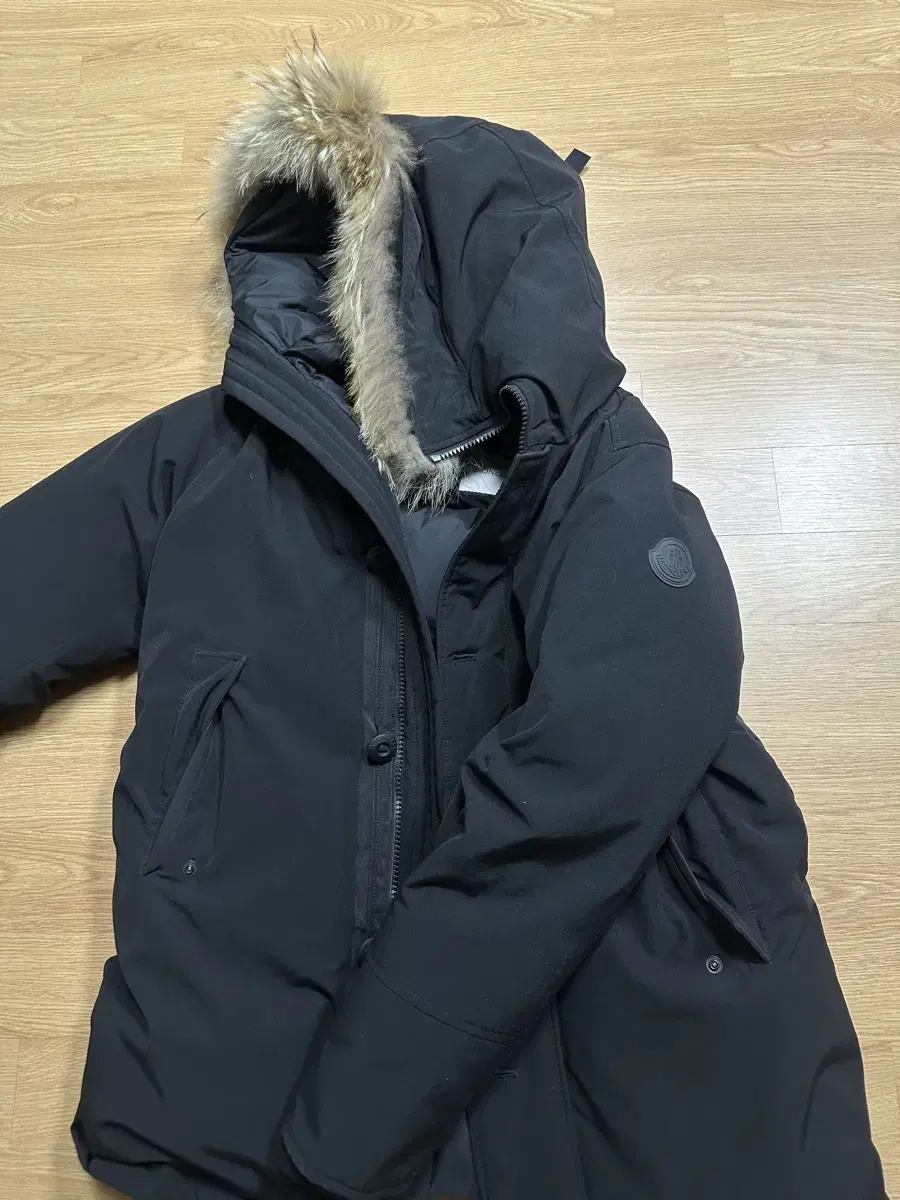 몽클레어 패딩 3사이즈 블랙와펜