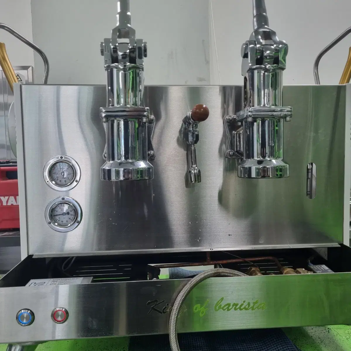 We sell 2 groups of COBB manual lever coffee machines.