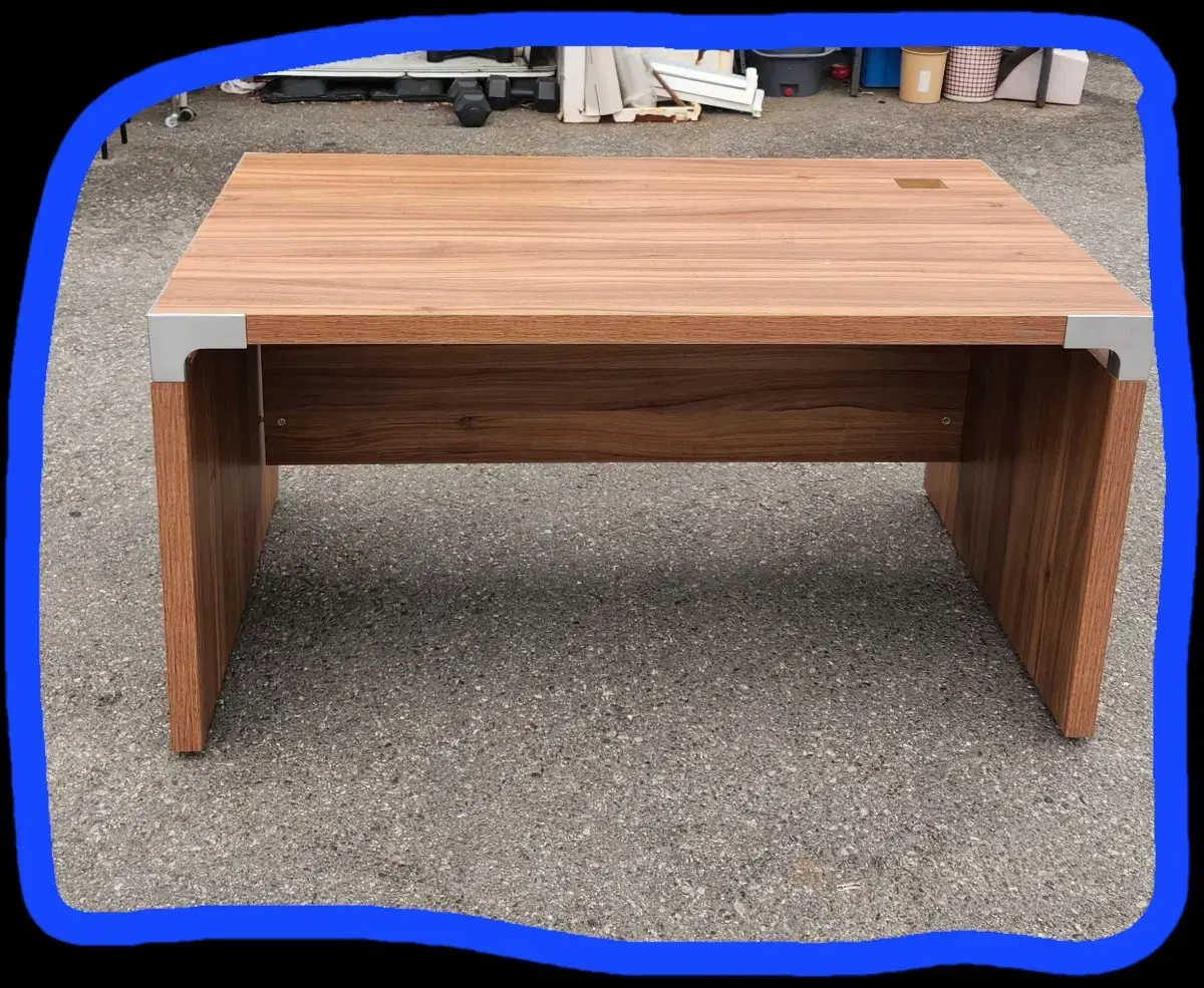 Executive Desk 1400