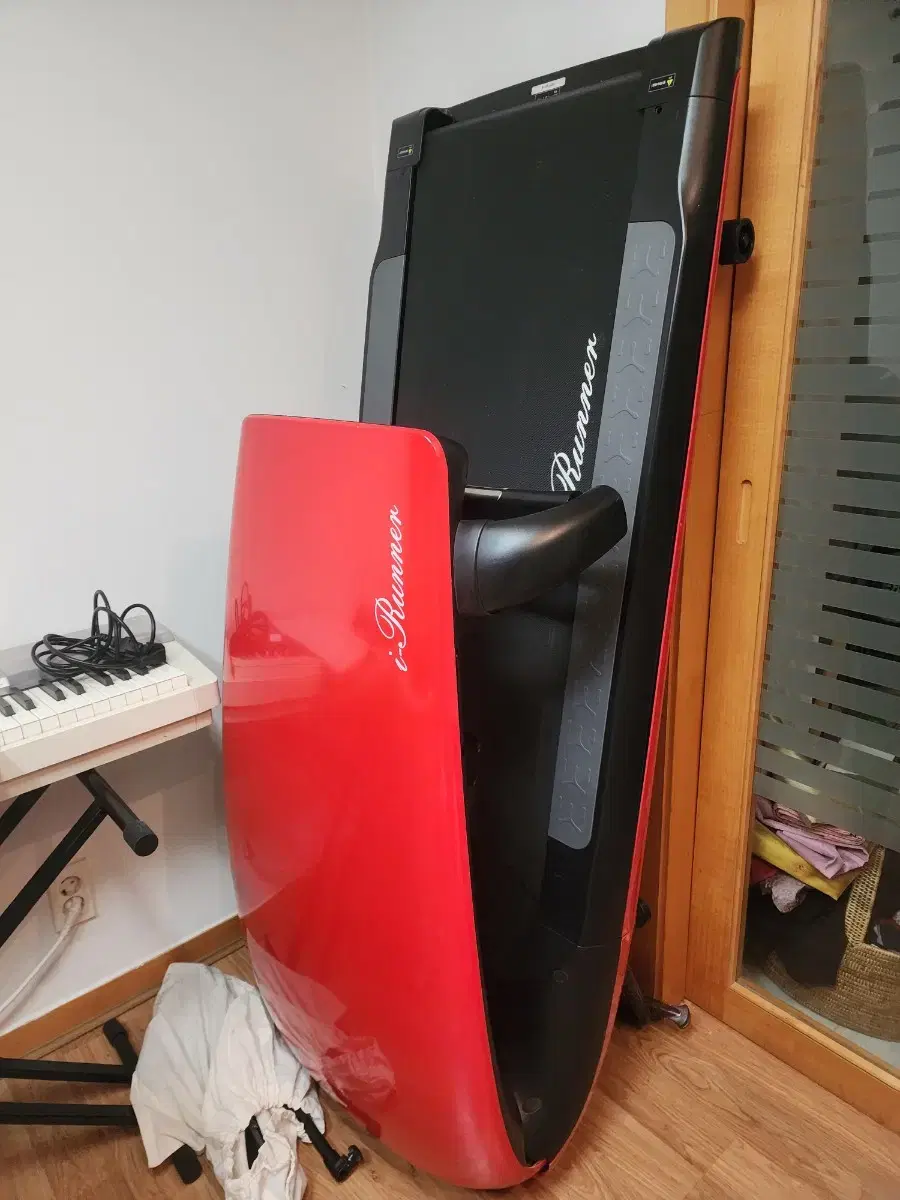 iRunner Foldable Treadmill Red