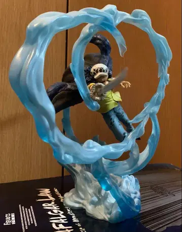 원피스 피규아트 제로 트라팔가 로우 피규어