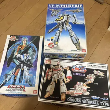 VF-1S & VF-1D VALKYRIE 프라모델 세트