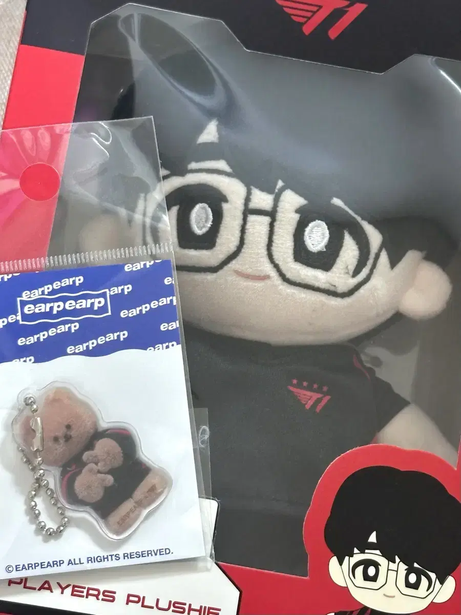 HLE 한화  T1 티원 제우스 인형 팝니다.