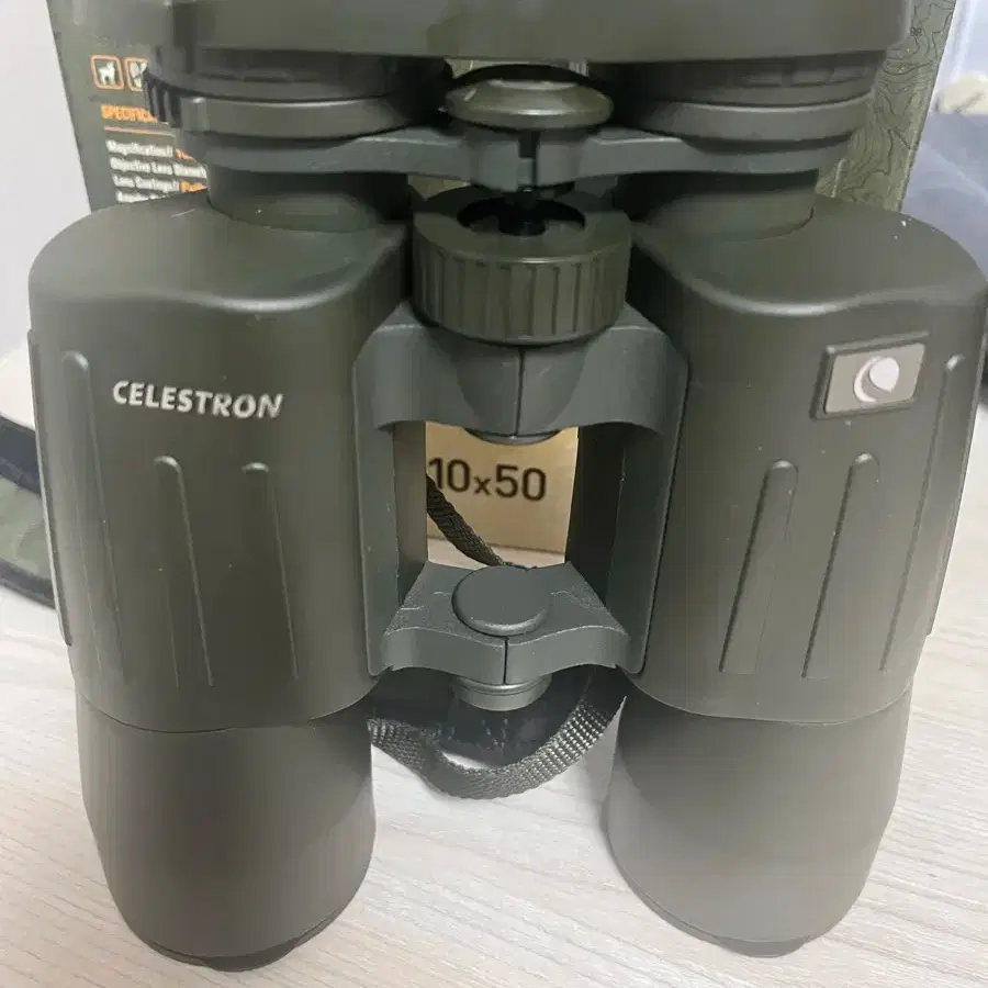 셀레스트론 CAVALRY 10x50 쌍안경