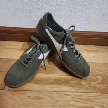 DIADORA 신발