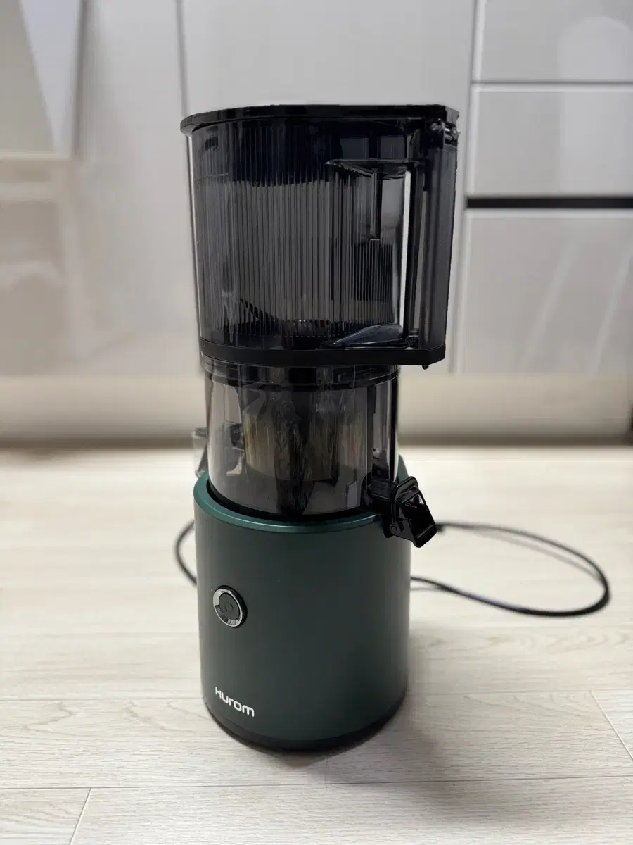 HUROM H300E Juicer
