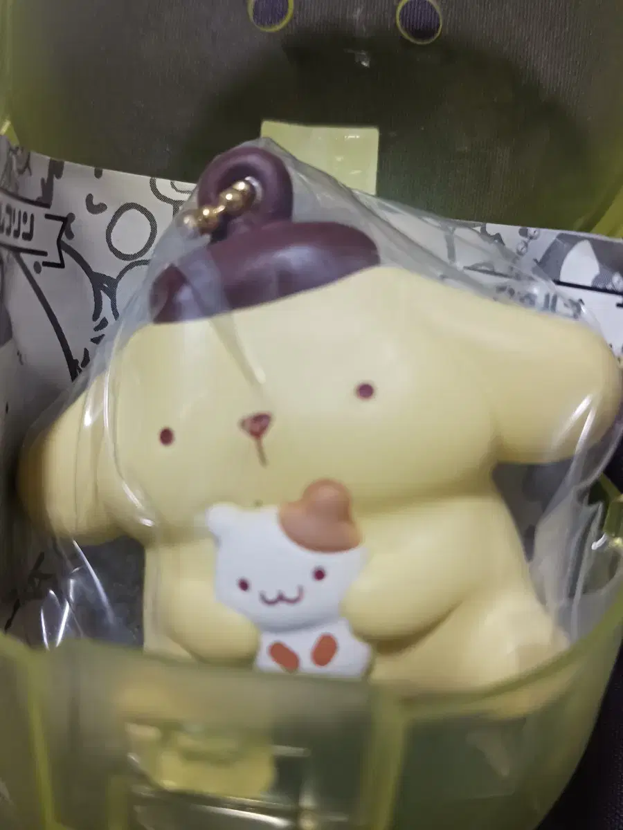 산리오페탄코  폼폼푸린키링가챠 판매합니다.