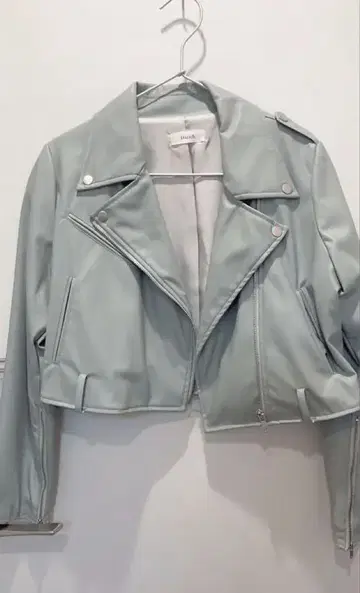 다리 자켓