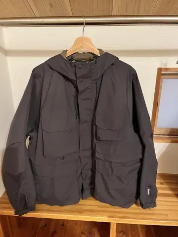 GORE-TEX INFINIUM TECH MOUNTAIN PARKA