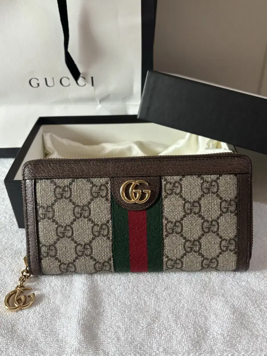 Gucci long wallet genuine