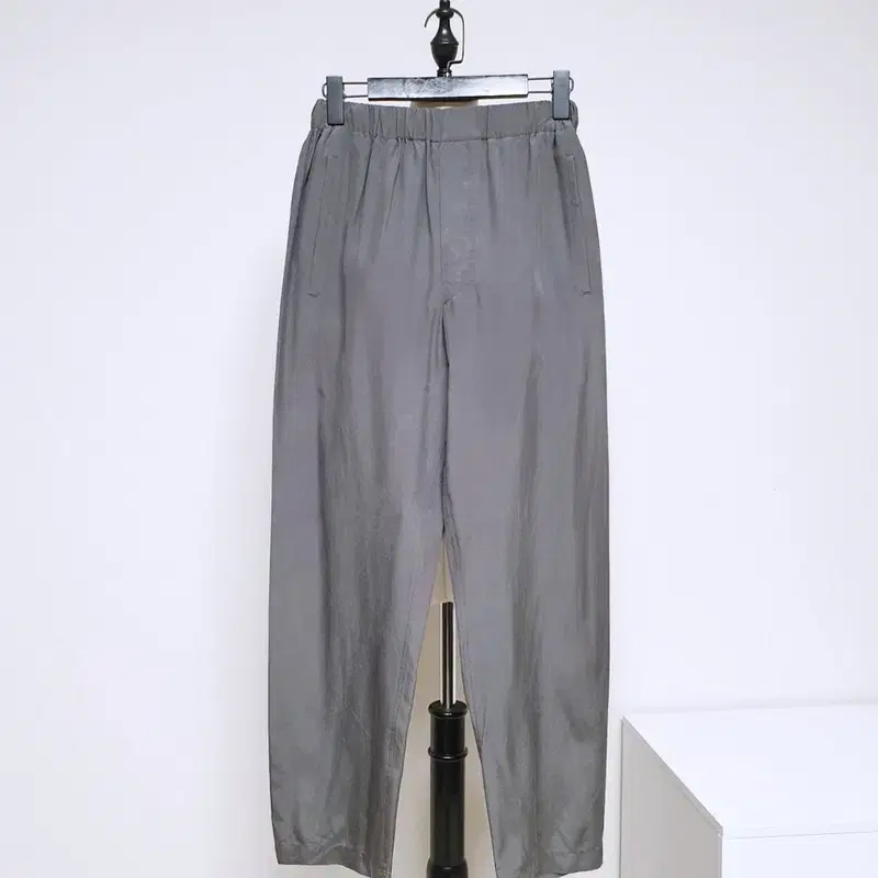 르메르 실크100 여성 밴딩 바지