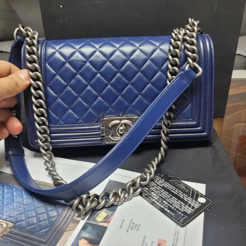 샤넬 (네고합의가능)샤넬 정품 보이백미듐 정품 풀박 사진 7