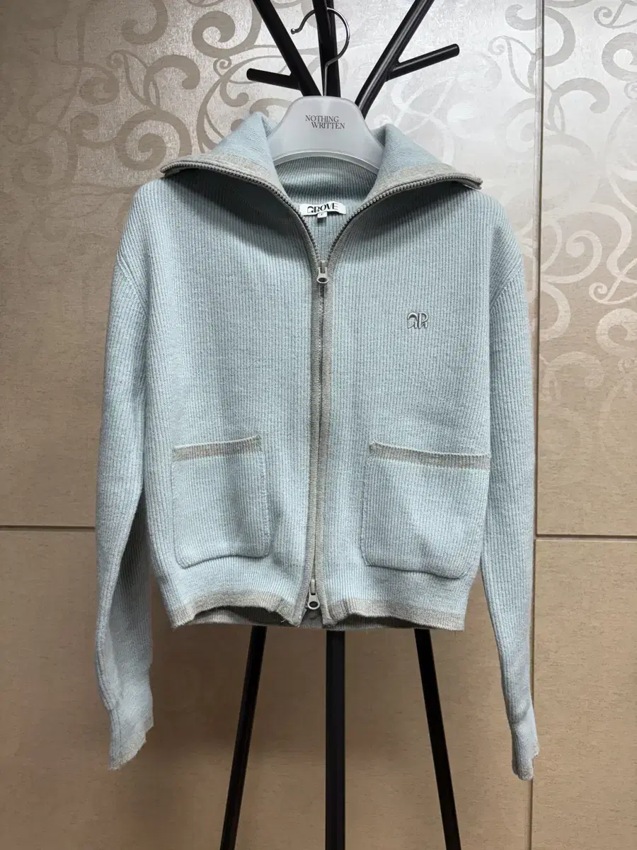 Grove Store pout cardigan sora