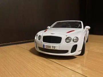 1/18Bentley
