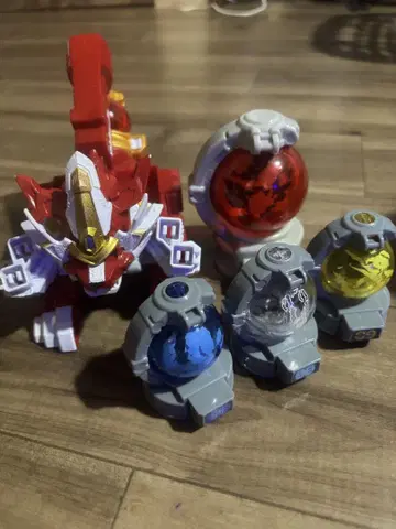 레드 드래곤 피규어와 큐타마 세트 큐레인저