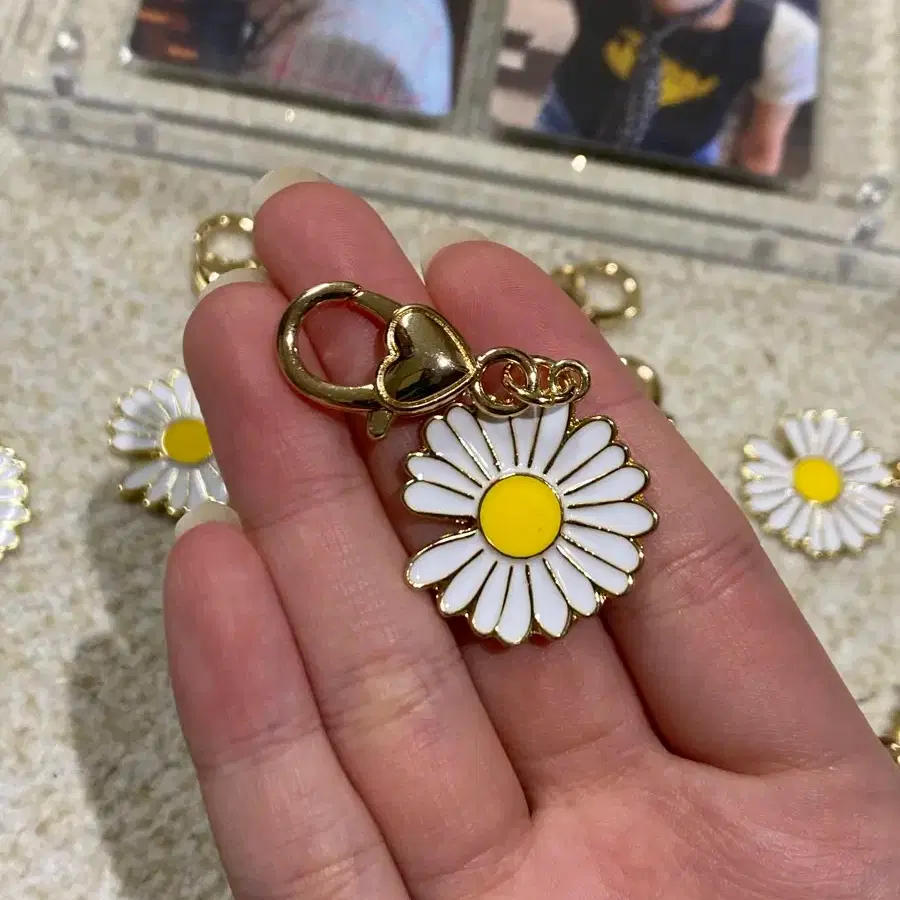 Same-day delivery) BIGBANG G-DRAGON Daisy keyring Sell! G-DRAGO